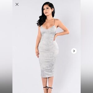 Brand NEW w tags Gray Sleeveless Midi Dress